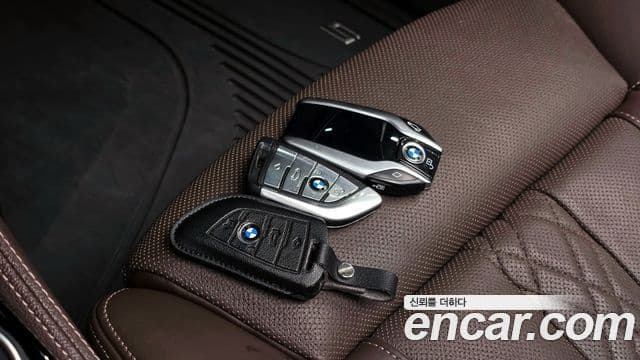BMW 5 Series 2018 — Şəkil 19/20