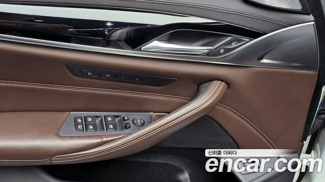 BMW 5 Series 2018 — Şəkil 20/20