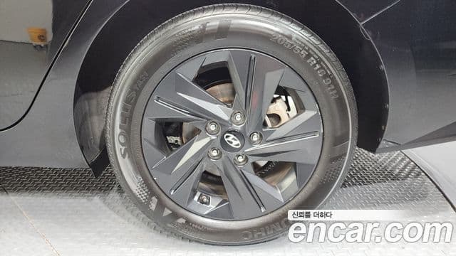 Hyundai The New Avante Hybrid 2022 — Şəkil 9/30