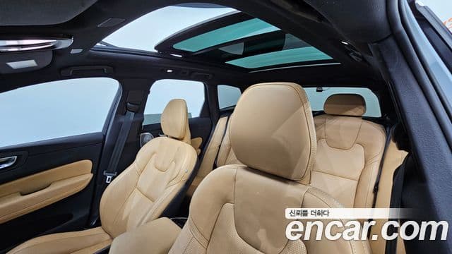Volvo XC60 2021 — Şəkil 18/20