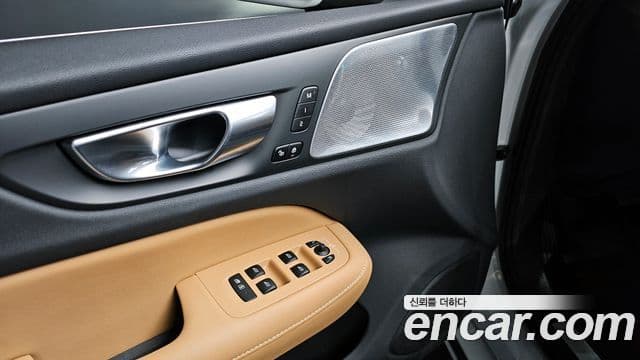 Volvo S60 2024 — Photo 13/33