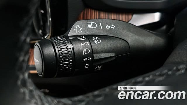 Volvo S60 2024 — Photo 23/33