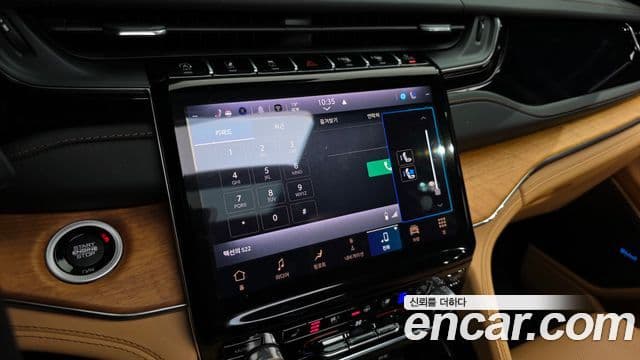 Jeep Grand Cherokee 2023 — Photo 38/44
