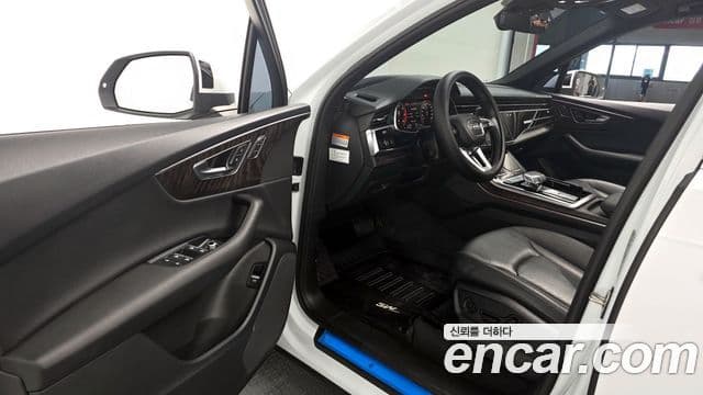Audi Q7 2021 — Şəkil 9/20