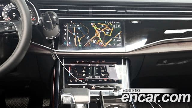 Audi Q7 2021 — Şəkil 13/20