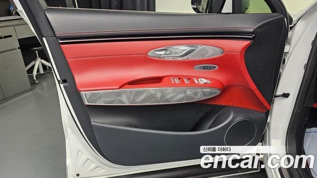 Genesis GV70 2021 — Şəkil 23/35