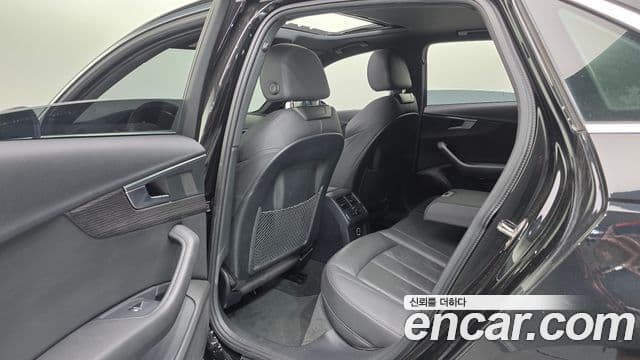 Audi A4 2019 — ფოტო 18/20