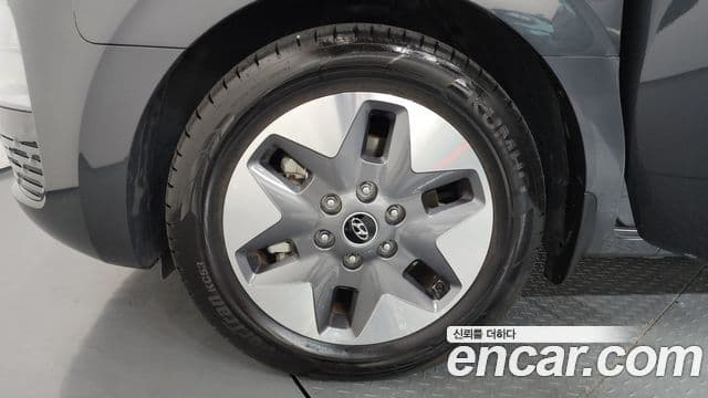 Hyundai Staria 2021 — ფოტო 5/20