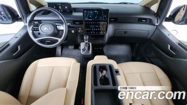 Hyundai Staria 2021 — ფოტო 7/20