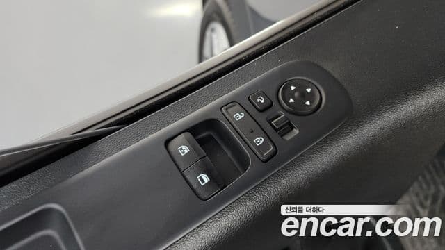 Hyundai Staria 2021 — ფოტო 10/20