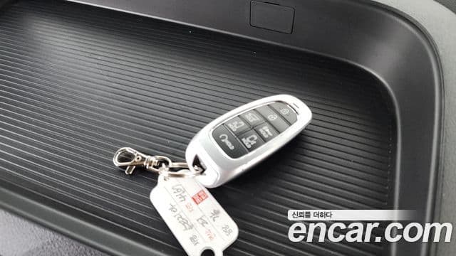 Hyundai Staria 2021 — ფოტო 16/20