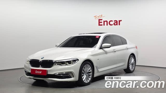 BMW 5 Series 2018 — Şəkil 1/20