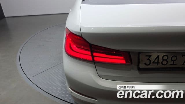 BMW 5 Series 2018 — Photo 7/36