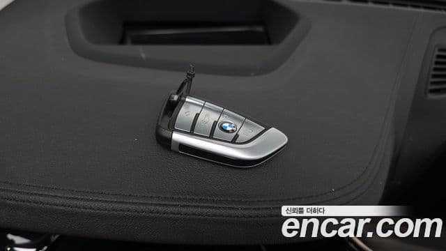 BMW 5 Series 2018 — Photo 19/36