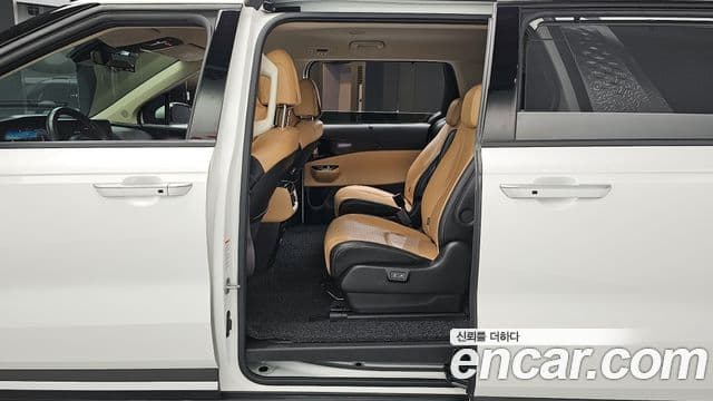 Kia Carnival 2021 — Фото 12/20