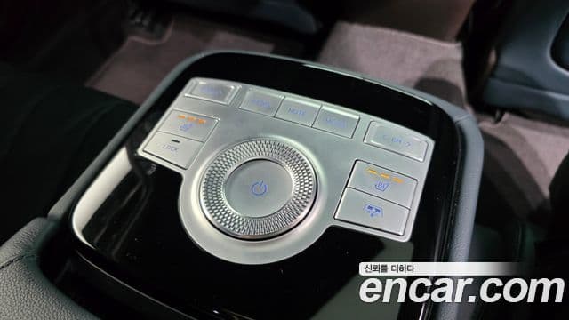 Genesis Electrified G80 2021 — ფოტო 19/20