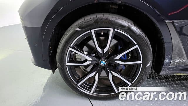 BMW X7 2019 — Photo 17/20
