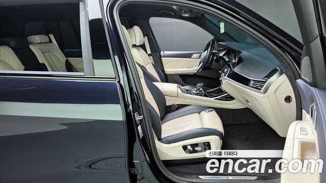 BMW X7 2019 — Photo 19/20