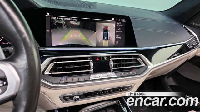 BMW X7 2019 — Photo 18/20