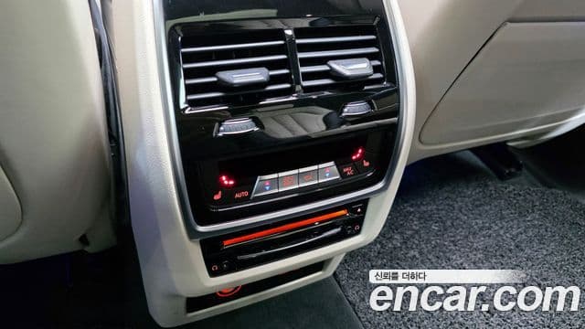 BMW X7 2019 — Photo 8/20