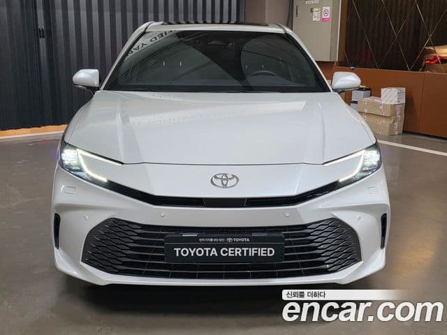 Toyota Camry 2025 — Photo 5/17