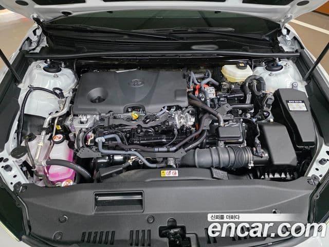 Toyota Camry 2025 — Photo 16/17