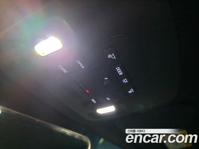 Toyota Camry 2025 — Photo 15/17