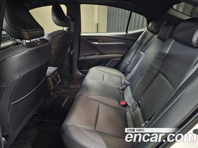 Toyota Camry 2025 — Photo 9/17