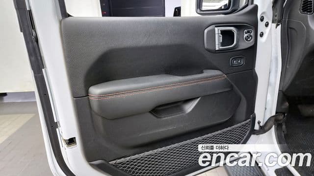 Jeep Wrangler 2019 — Photo 20/31