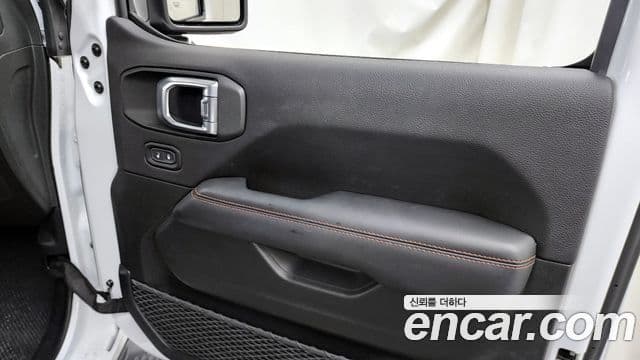 Jeep Wrangler 2019 — Photo 24/31