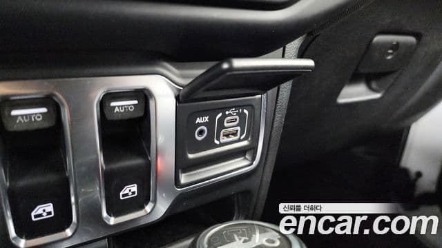 Jeep Wrangler 2019 — Photo 31/31