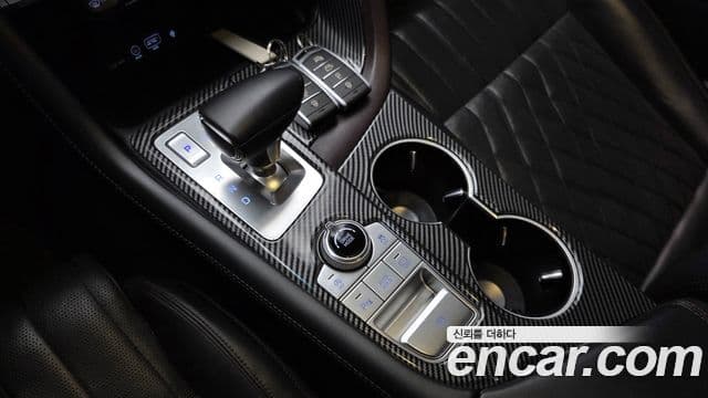 Genesis G70 2018 — ფოტო 8/20