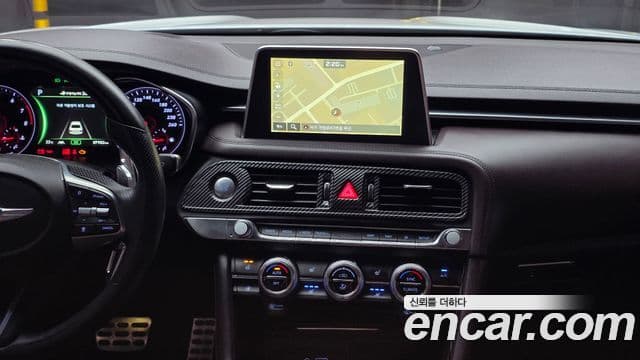 Genesis G70 2018 — ფოტო 15/20