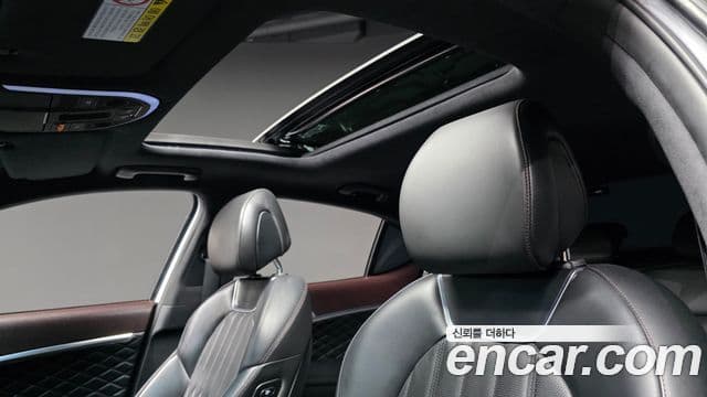 Genesis G70 2018 — ფოტო 17/20