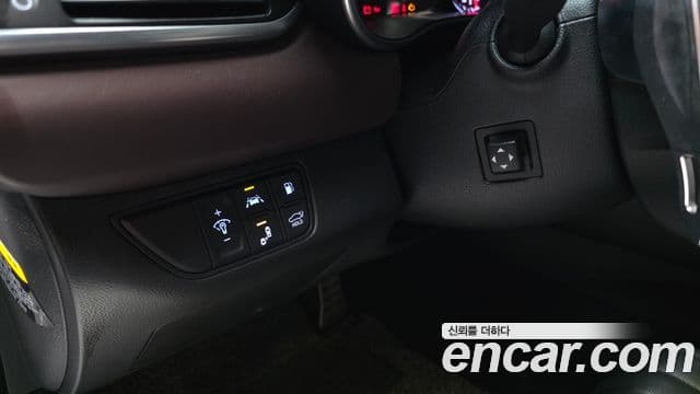 Genesis G70 2018 — ფოტო 18/20