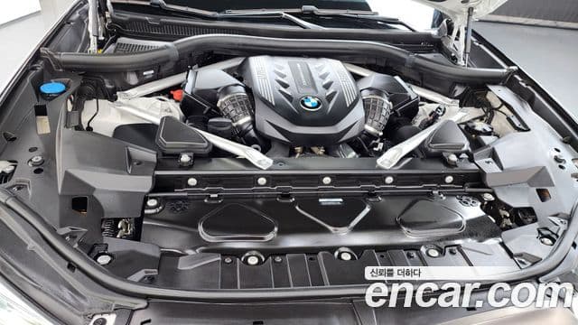 BMW X5 2022 — ფოტო 6/20