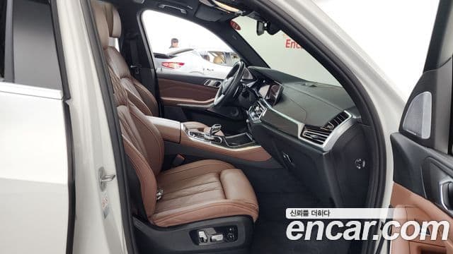 BMW X5 2022 — Photo 16/33