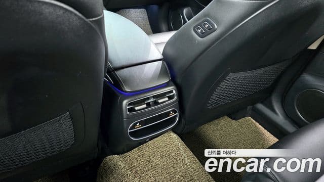 Genesis GV70 2024 — ფოტო 28/30