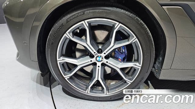 BMW X6 2021 — Photo 17/20