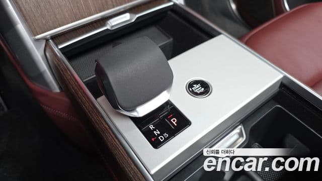 Land Rover Range Rover 2025 — ფოტო 9/20