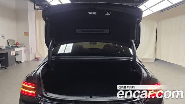 Genesis Electrified G80 2020 — ფოტო 15/20