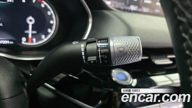Genesis Electrified G80 2020 — ფოტო 17/20