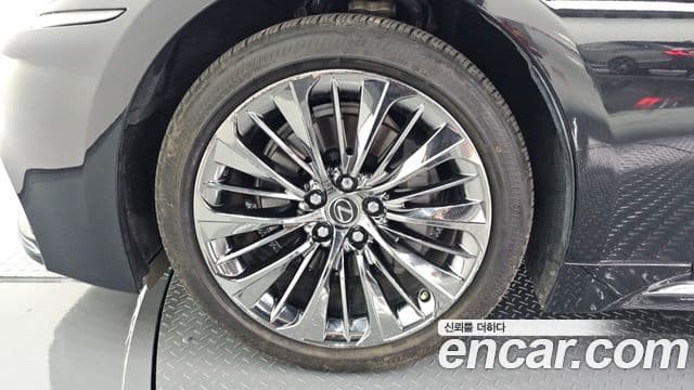 Lexus LS500h 2018 — Şəkil 5/20