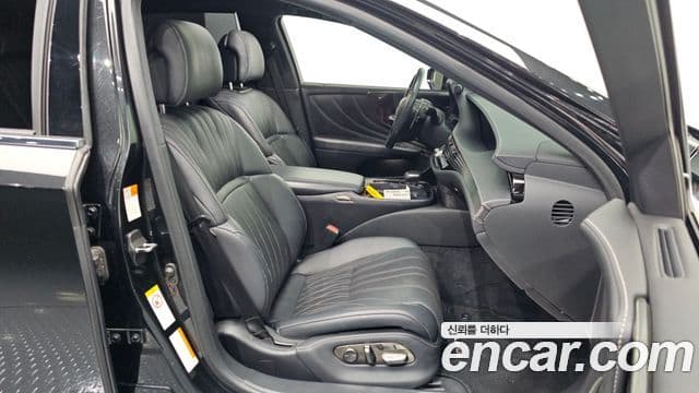 Lexus LS500h 2018 — Şəkil 11/20