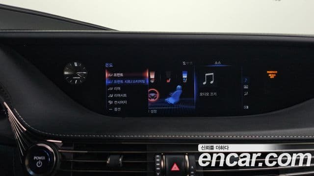 Lexus LS500h 2018 — Şəkil 17/20