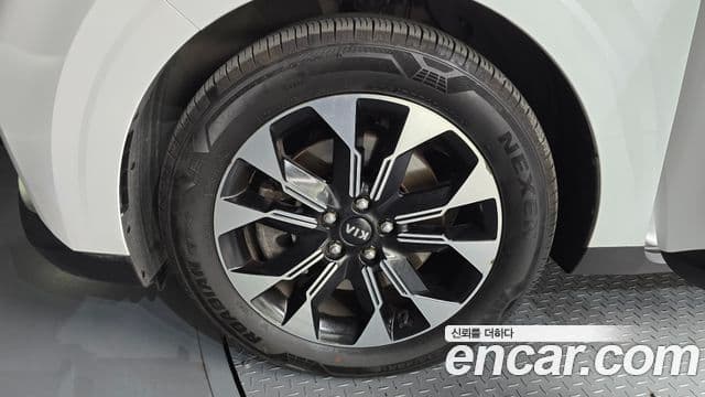 Kia Carnival 2020 — Фото 5/20