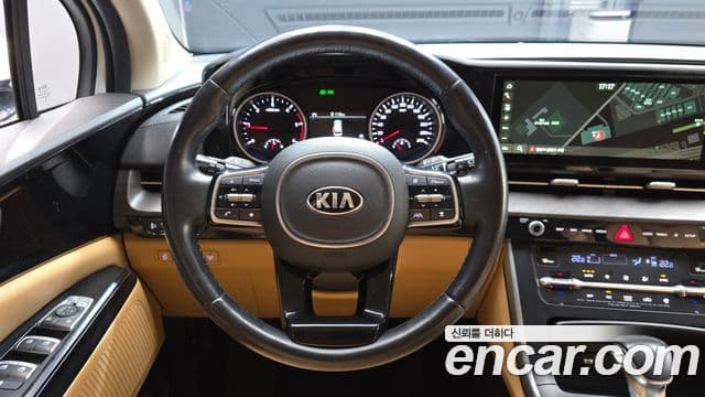 Kia Carnival 2020 — Фото 12/20