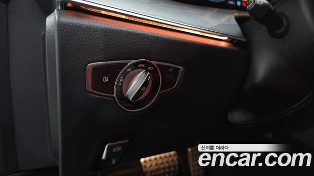 Mercedes-Benz E-Class 2022 — Фото 14/20