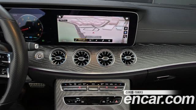 Mercedes-Benz E-Class 2022 — Фото 19/20
