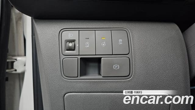 Hyundai Staria 2022 — Фото 17/20